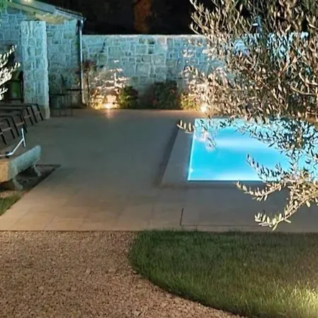 Daire Casa Rustica Authentic Istrian With Saltwater Pool Buici (Istria)