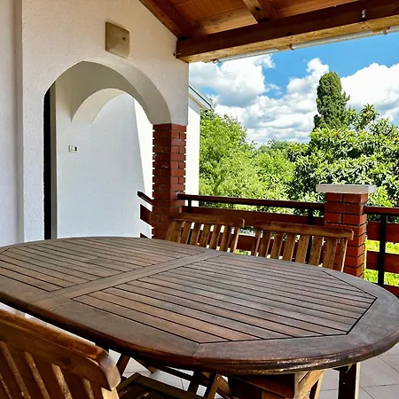 Casa Rustica Authentic Istrian With Saltwater Pool * Buici (Istria)