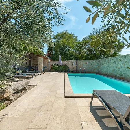 Casa Rustica Authentic Istrian With Saltwater Pool * Buici (Istria)